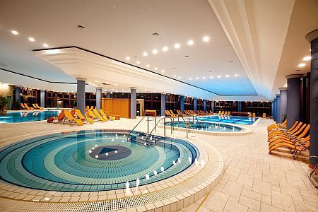 Medence a Greenfield Wellness és spa hotelben Bükfürdőn